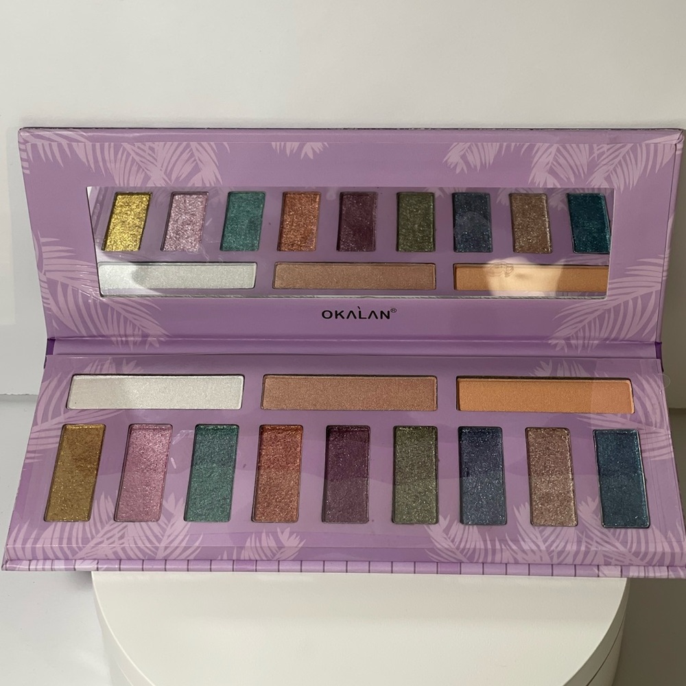 12 Color Shadows Palette
